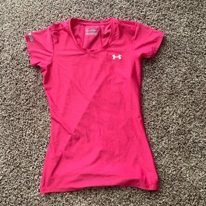 Women’s Under Armour short sleeve shirt